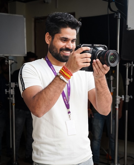 Video editing institute lab with professional editing systems in South Delhi